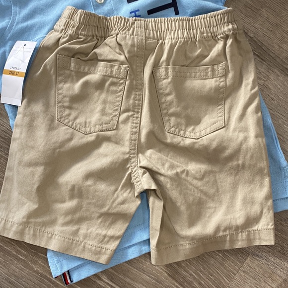 Tommy Hilfiger 2 piece set NWT!, size 3T, khaki shorts and polo shirt - Picture 9 of 14